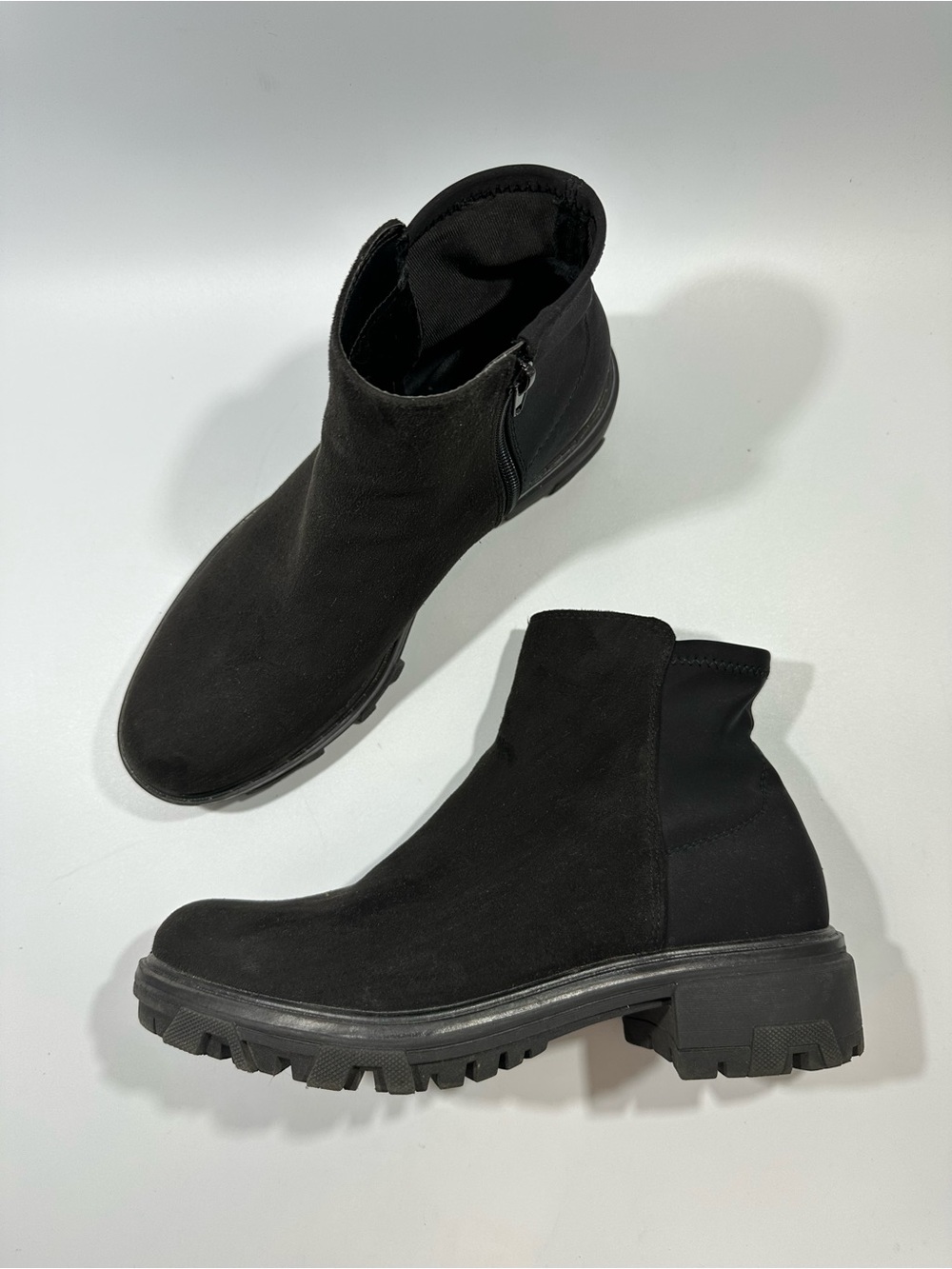Unisa Black Faux Suede Chelsea Combat Lug Sole Ankle Boots Stretch Sz 9 M Goth